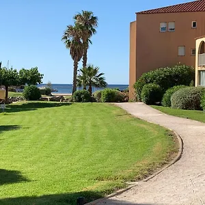 https://appartement-bord-de-mer-la-londe-les-maures.aixenprovencehotels.org
