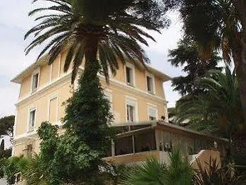 Hotel Les Amandiers Saint-Raphael